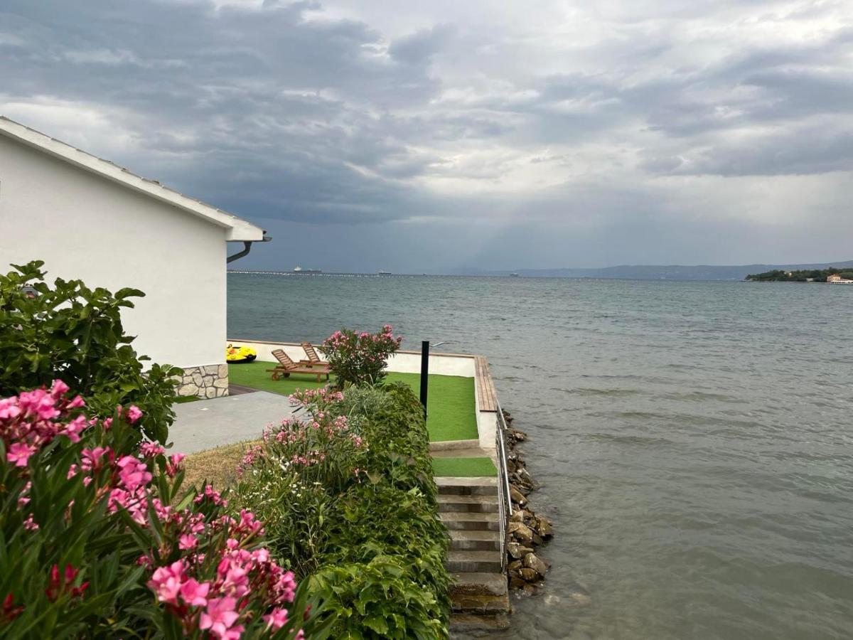 Villa Olga - Uniqe House With Private Beach アンカラン エクステリア 写真